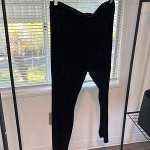 Black velvet feeling legging 2X but fits like XLg